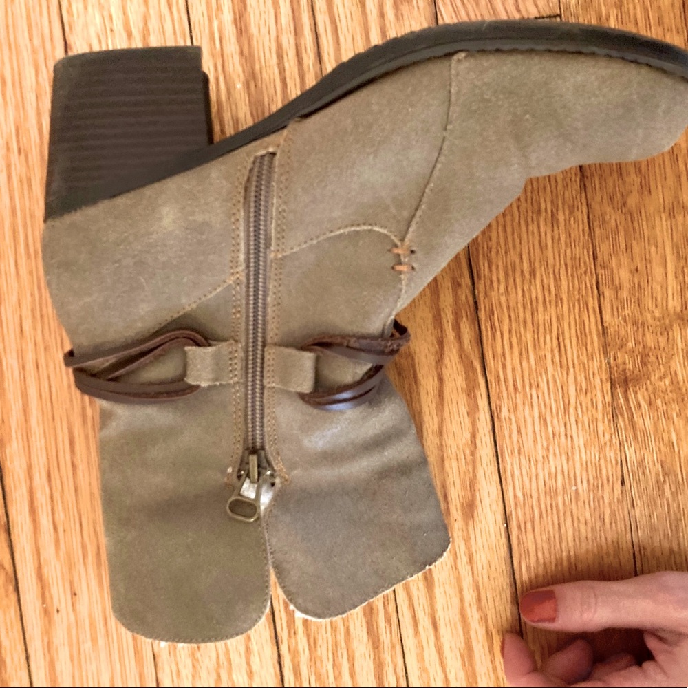 Sporto Tan Heeled Boots with Strap Detail - Picture 7 of 10